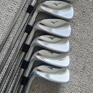 Mizuno Men’s Golf Iron Set - Silver Chrome Finish